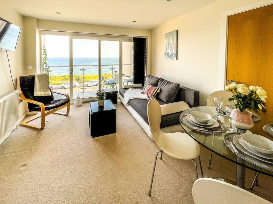 Soho Beach Apartment With Fabulous Sea View And 2 Minutes To The Beach With Free Parking And Netflix Bournemouth Ngoại thất bức ảnh
